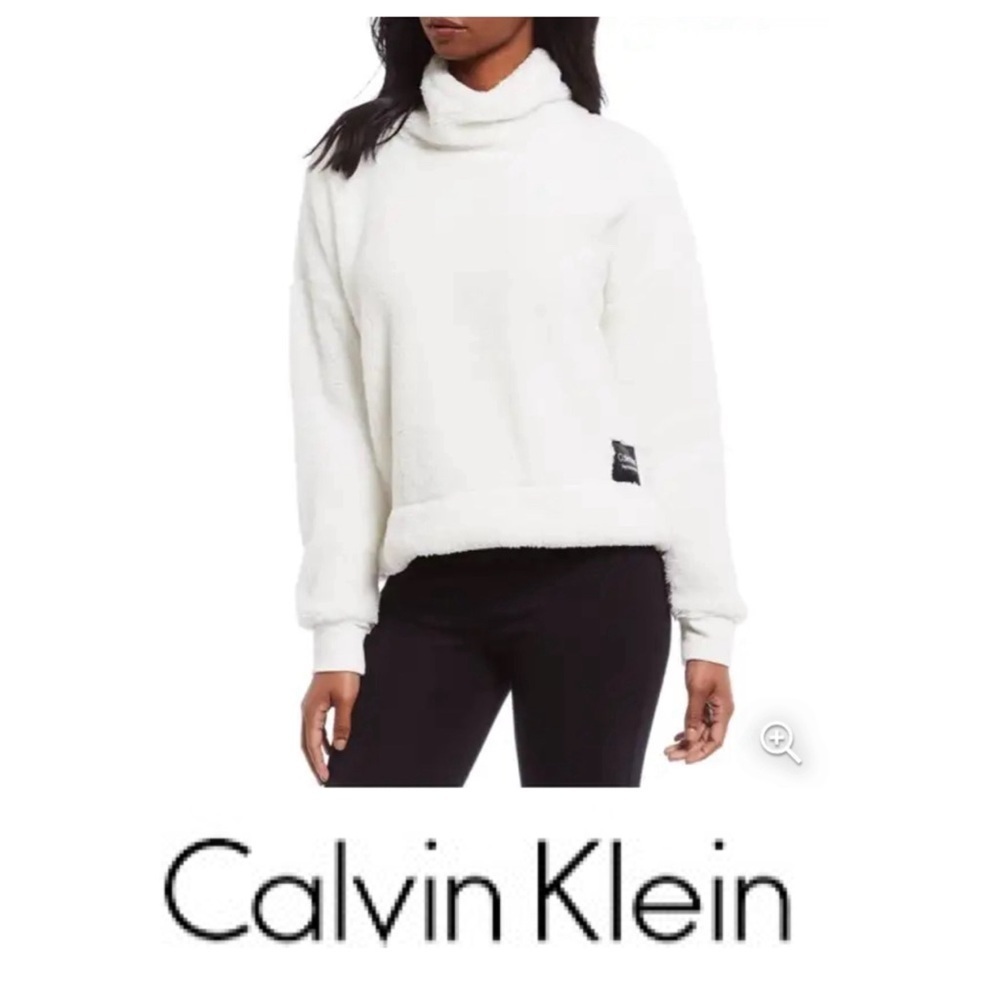 Calvin Klein Performance Fleece Pullover in Size Large